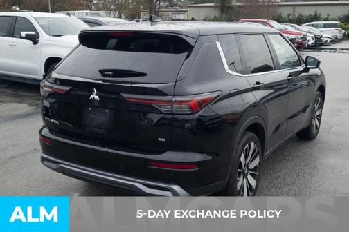 2025 Mitsubishi Outlander SE