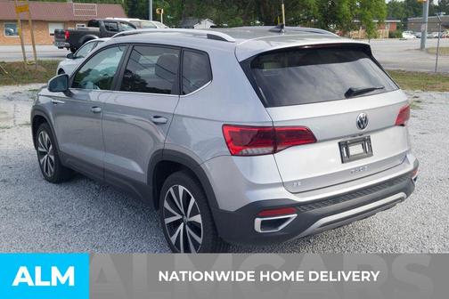 Pyrite Silver Metallic 2024 Volkswagen Taos 1.5T SE