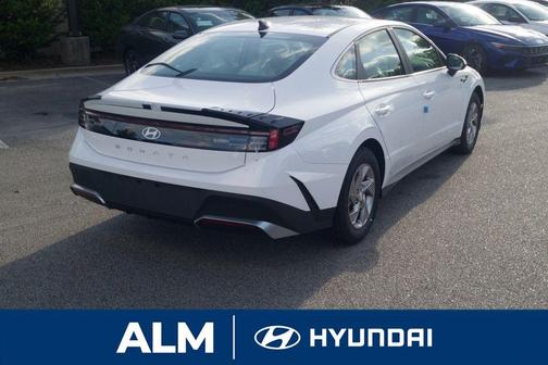 2025 Hyundai SONATA SE