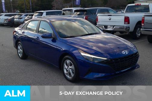 2023 Hyundai ELANTRA SE