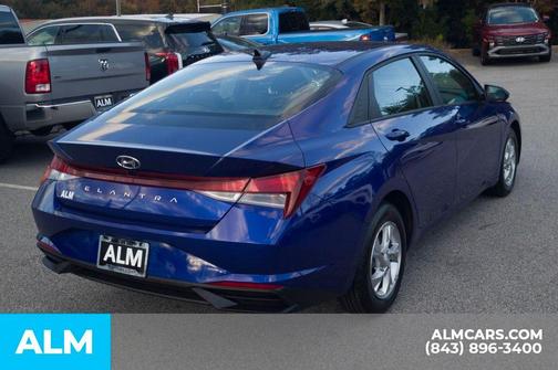 2023 Hyundai ELANTRA SE