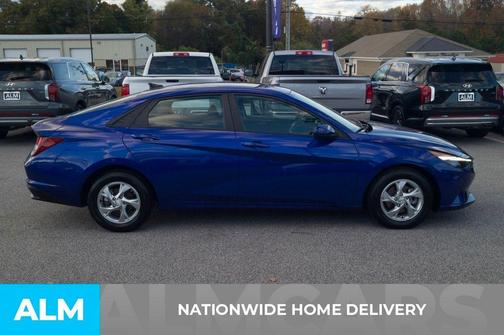 2023 Hyundai ELANTRA SE