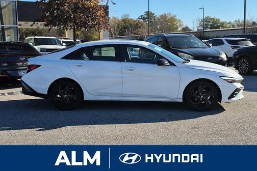 Serenity White Pearl 2026 Hyundai ELANTRA SEL Sport