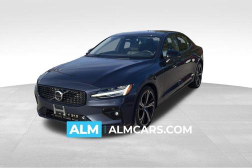 2024 Volvo S60 B5 Plus Dark Theme