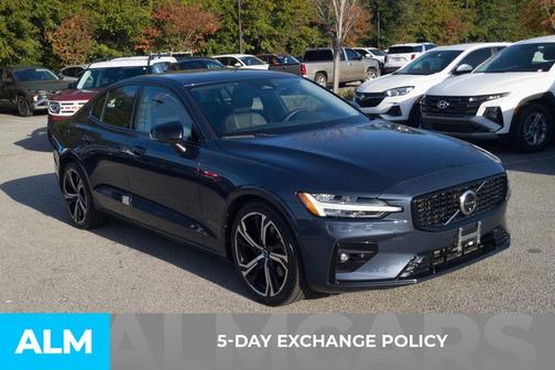 2024 Volvo S60 B5 Plus Dark Theme