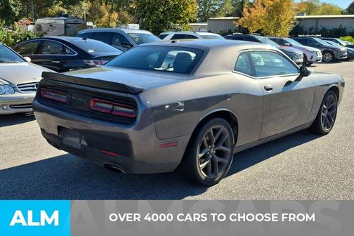 2022 Dodge Challenger SXT