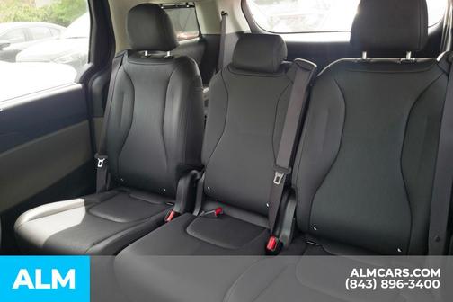 2025 Kia Carnival Hybrid EX