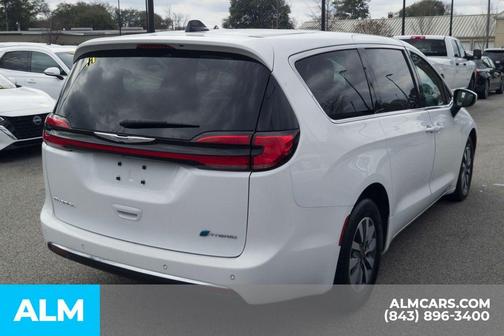 2023 Chrysler Pacifica Hybrid Touring L