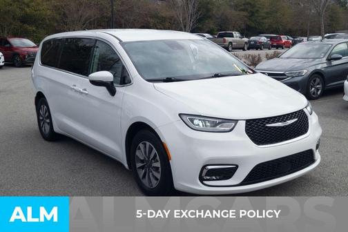 2023 Chrysler Pacifica Hybrid Touring L