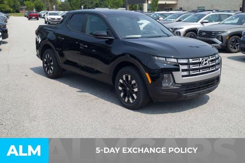 Phantom Black 2025 Hyundai SANTA CRUZ SE