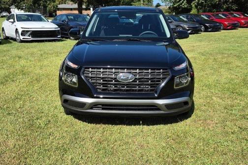 Onyx Black 2026 Hyundai VENUE SE