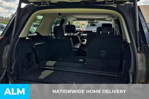 Space Silver 2025 Ford Expedition Platinum