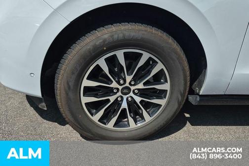 Space Silver 2025 Ford Expedition Platinum