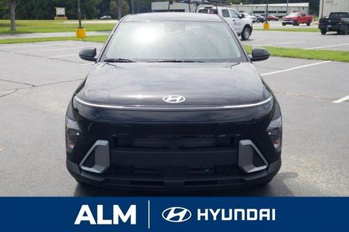 Abyss Black Pearl 2026 Hyundai KONA SE