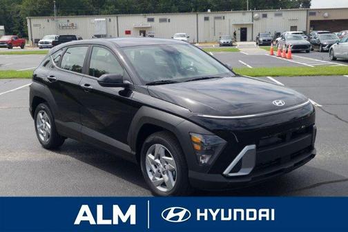 Abyss Black Pearl 2026 Hyundai KONA SE