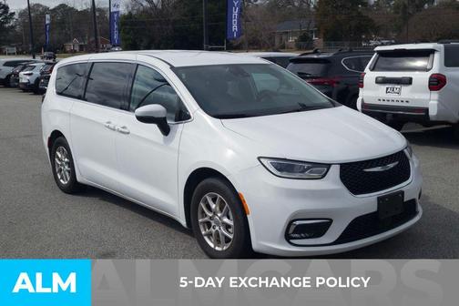 2023 Chrysler Pacifica Touring-L