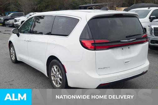 2023 Chrysler Pacifica Touring-L