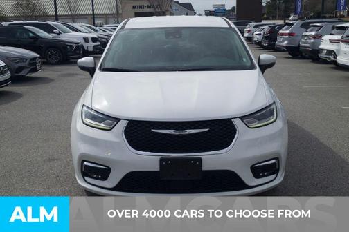 2023 Chrysler Pacifica Touring-L