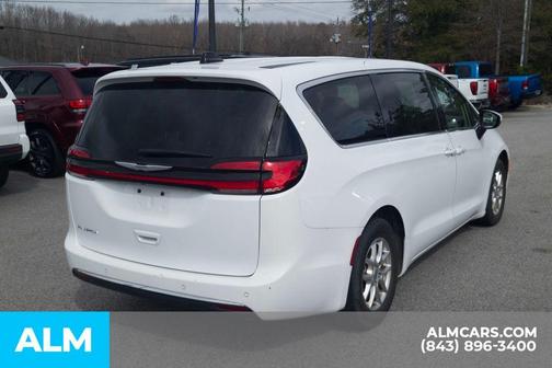 2023 Chrysler Pacifica Touring-L