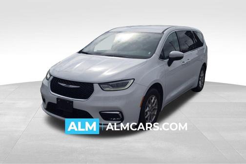 2023 Chrysler Pacifica Touring-L