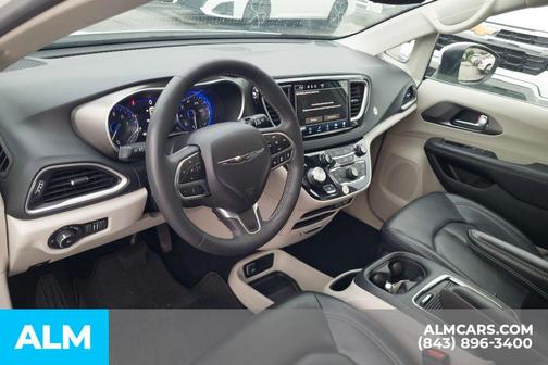 2023 Chrysler Pacifica Touring-L