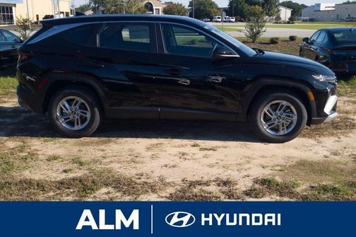 Phantom Black 2026 Hyundai TUCSON SE