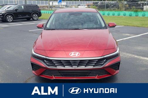 2025 Hyundai ELANTRA SE