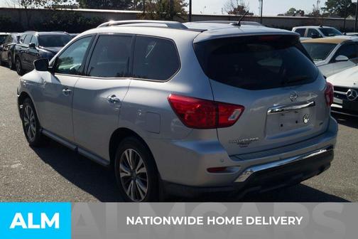 2017 Nissan Pathfinder SV