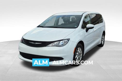 2022 Chrysler Voyager LX