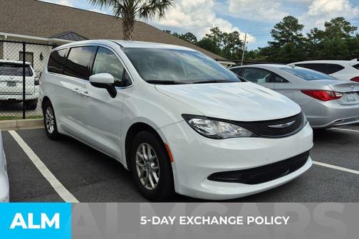 2022 Chrysler Voyager LX
