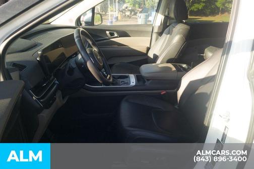 Snow White Pearl 2025 Kia Carnival LXS