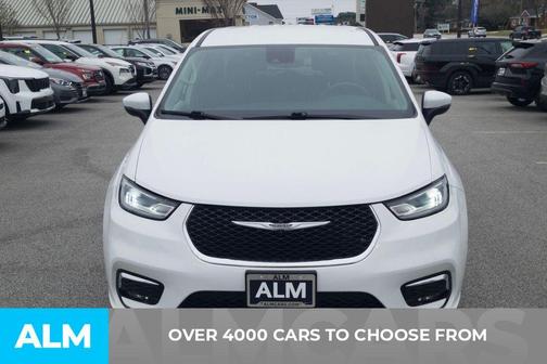 2023 Chrysler Pacifica Touring-L