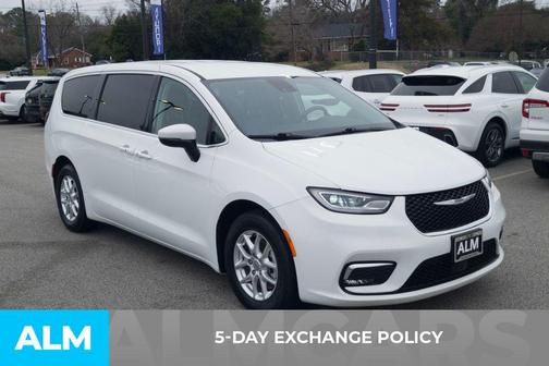 2023 Chrysler Pacifica Touring-L