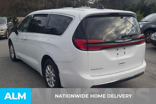 2023 Chrysler Pacifica Touring-L