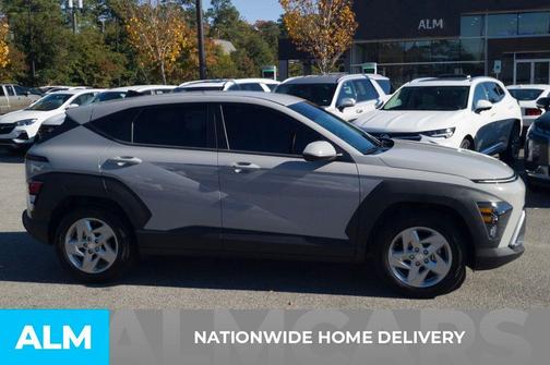 2025 Hyundai KONA SE