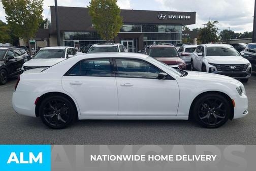 2022 Chrysler 300 Touring
