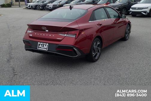 2025 Hyundai ELANTRA Limited