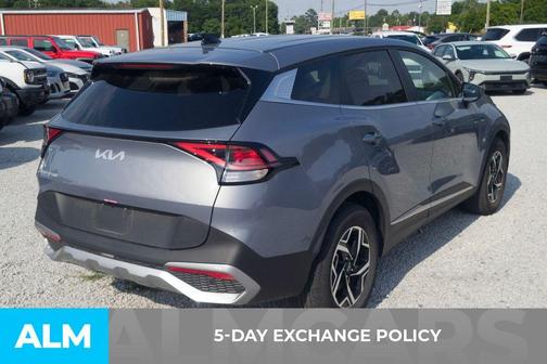 Everlasting Silver 2025 Kia Sportage LX