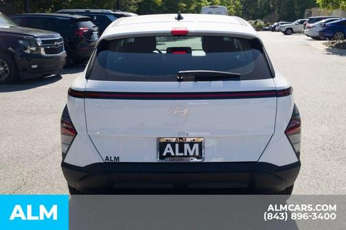 2026 Hyundai KONA SE