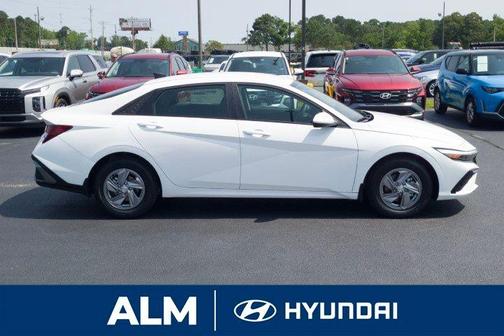 Serenity White Pearl 2026 Hyundai ELANTRA SE