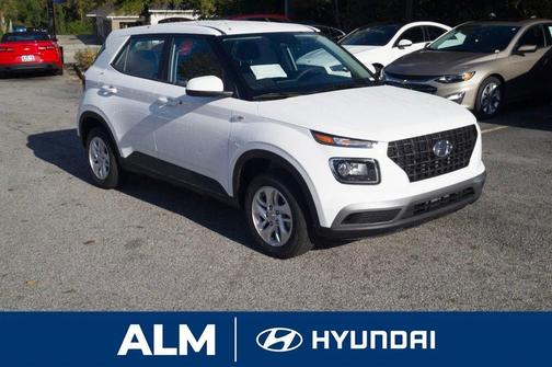 Lunar White 2026 Hyundai VENUE SE
