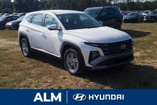 White Pearl 2026 Hyundai TUCSON SE