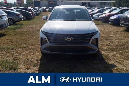 White Pearl 2026 Hyundai TUCSON SE
