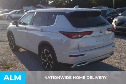 Blue 2024 Mitsubishi Outlander SE