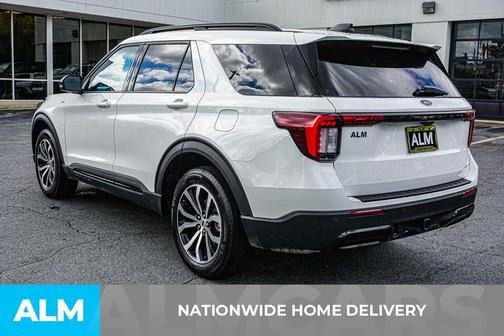 Star White 2025 Ford Explorer ST-Line