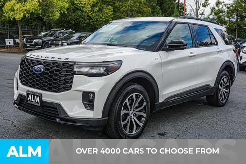 Star White 2025 Ford Explorer ST-Line