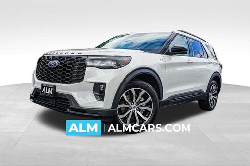 Star White 2025 Ford Explorer ST-Line
