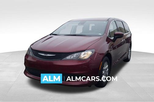 Velvet Red Pearlcoat 2023 Chrysler Voyager LX