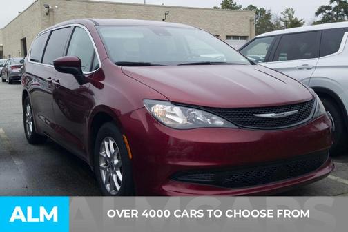 2023 Chrysler Voyager LX