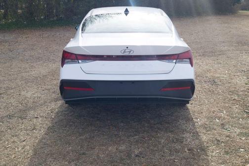 White 2026 Hyundai ELANTRA SE